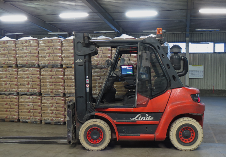 Forklift Integration Cement Plant - Axians | IAS