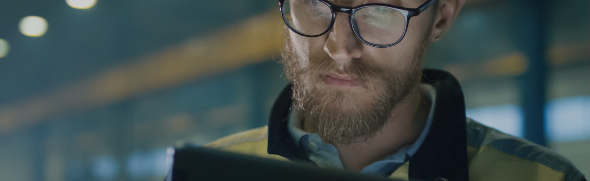 Industrial PCs - Industrie-PCs - Windows 11 - Axians IAS